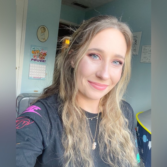 Meet your Posher, Briana - Picture 1 of 1